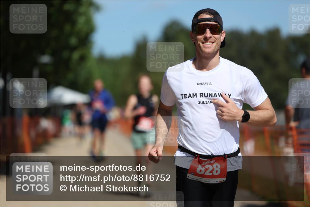 07.09.2025 - 19. Norderstedt Triathlon Michael Strokosch http://msf.ph/oto/8816752 07.09.2025 12:57:34 Laufen 208, 309, 818, 828, 1361 meine-sportfotos.de