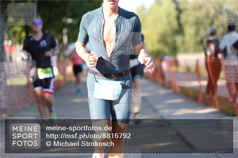 07.09.2025 - 19. Norderstedt Triathlon Michael Strokosch http://msf.ph/oto/8816792 07.09.2025 16:34:28 Laufen 396, 914, 930, 1442, 1581, 1587, 1613, 1619 meine-sportfotos.de