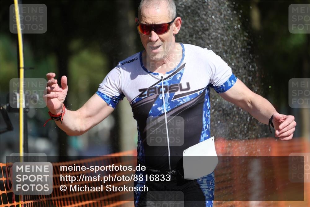 07.09.2025 - 19. Norderstedt Triathlon Michael Strokosch http://msf.ph/oto/8816833 07.09.2025 11:47:03 Laufen 296, 1191 meine-sportfotos.de