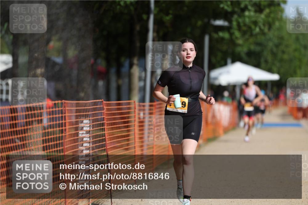 07.09.2025 - 19. Norderstedt Triathlon Michael Strokosch http://msf.ph/oto/8816846 07.09.2025 11:47:13 Laufen 1158, 1159 meine-sportfotos.de