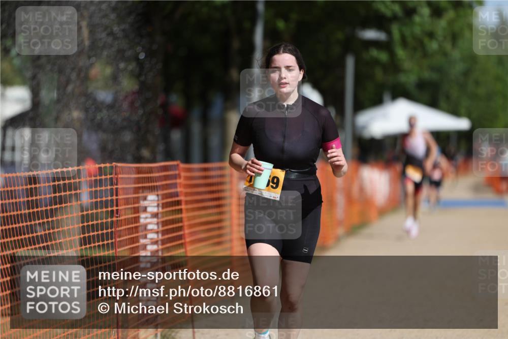 07.09.2025 - 19. Norderstedt Triathlon Michael Strokosch http://msf.ph/oto/8816861 07.09.2025 11:47:14 Laufen 1158, 1159 meine-sportfotos.de