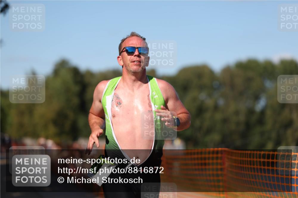 07.09.2025 - 19. Norderstedt Triathlon Michael Strokosch http://msf.ph/oto/8816872 07.09.2025 15:37:36 Laufen 472, 1005, 1404, 1507 meine-sportfotos.de