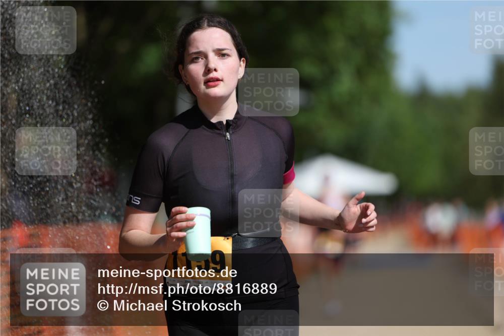 07.09.2025 - 19. Norderstedt Triathlon Michael Strokosch http://msf.ph/oto/8816889 07.09.2025 11:47:16 Laufen 1158, 1159 meine-sportfotos.de