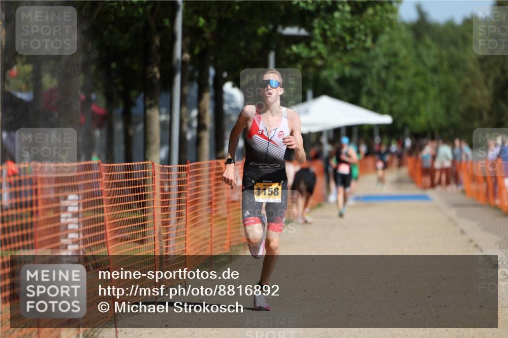07.09.2025 - 19. Norderstedt Triathlon Michael Strokosch http://msf.ph/oto/8816892 07.09.2025 11:47:19 Laufen 1158, 1159 meine-sportfotos.de