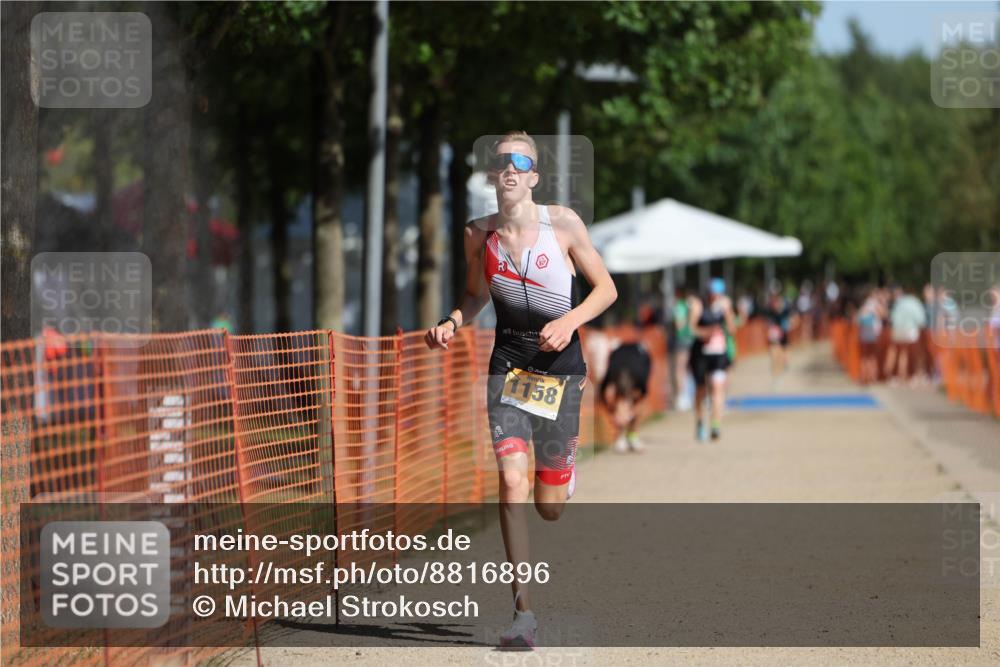 07.09.2025 - 19. Norderstedt Triathlon Michael Strokosch http://msf.ph/oto/8816896 07.09.2025 11:47:19 Laufen 1158, 1159 meine-sportfotos.de