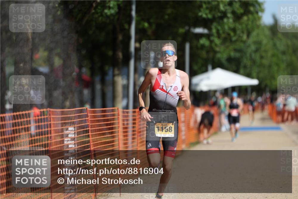 07.09.2025 - 19. Norderstedt Triathlon Michael Strokosch http://msf.ph/oto/8816904 07.09.2025 11:47:19 Laufen 1158, 1159 meine-sportfotos.de