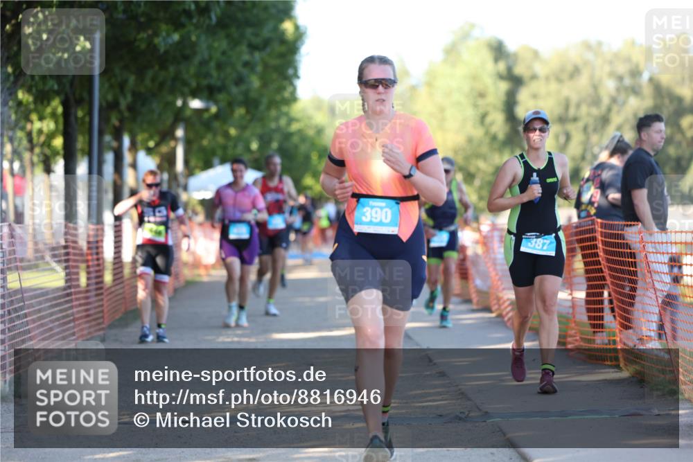 07.09.2025 - 19. Norderstedt Triathlon Michael Strokosch http://msf.ph/oto/8816946 07.09.2025 16:35:26 Laufen 362, 387, 390, 408, 446, 526, 1064, 1429, 1455, 1600 meine-sportfotos.de