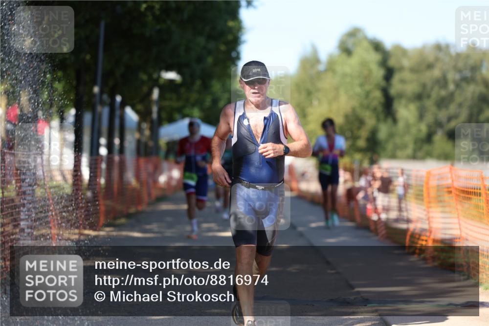 07.09.2025 - 19. Norderstedt Triathlon Michael Strokosch http://msf.ph/oto/8816974 07.09.2025 15:38:08 Laufen 475, 477, 963, 1496, 1504 meine-sportfotos.de