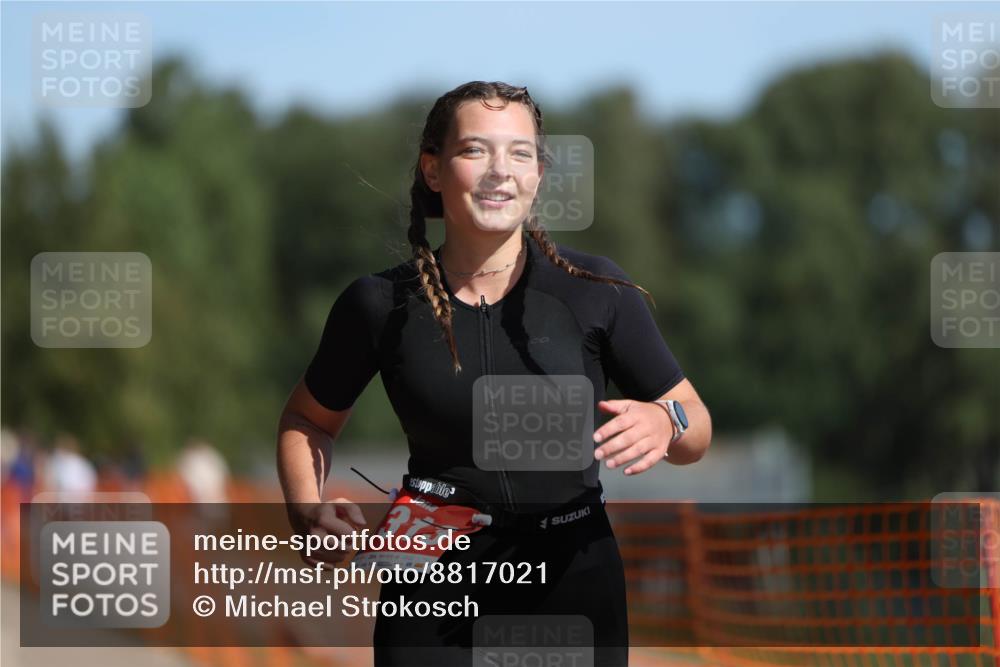 07.09.2025 - 19. Norderstedt Triathlon Michael Strokosch http://msf.ph/oto/8817021 07.09.2025 11:47:40 Laufen 1301, 1313 meine-sportfotos.de