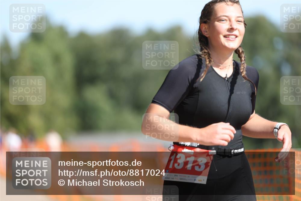 07.09.2025 - 19. Norderstedt Triathlon Michael Strokosch http://msf.ph/oto/8817024 07.09.2025 11:47:40 Laufen 1301, 1313 meine-sportfotos.de