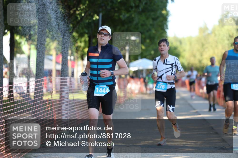 07.09.2025 - 19. Norderstedt Triathlon Michael Strokosch http://msf.ph/oto/8817028 07.09.2025 16:35:48 Laufen 376, 913, 924, 946, 1444 meine-sportfotos.de