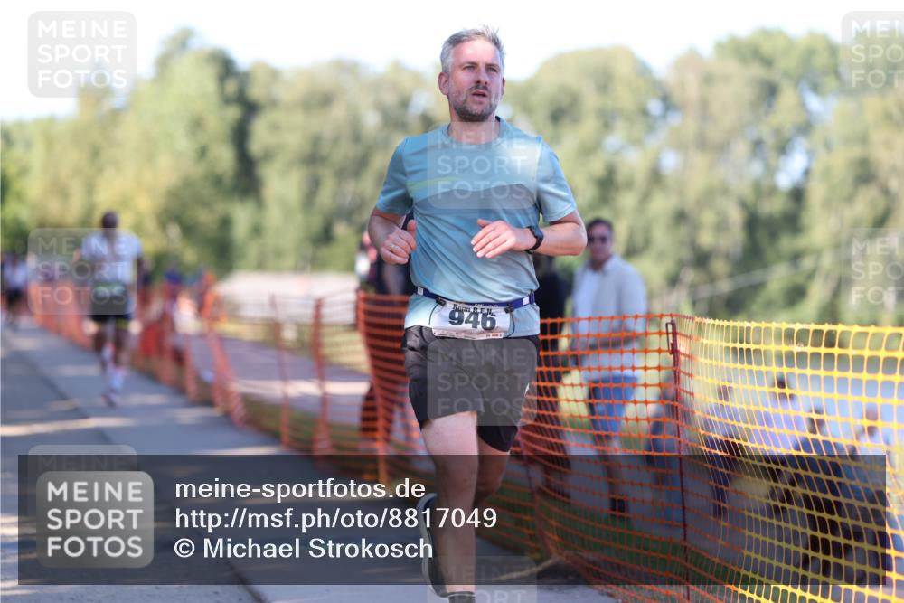 07.09.2025 - 19. Norderstedt Triathlon Michael Strokosch http://msf.ph/oto/8817049 07.09.2025 16:35:53 Laufen 376, 482, 924, 946, 1588 meine-sportfotos.de