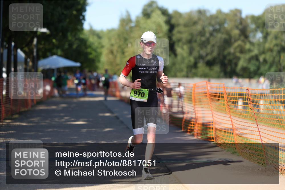 07.09.2025 - 19. Norderstedt Triathlon Michael Strokosch http://msf.ph/oto/8817051 07.09.2025 15:38:16 Laufen 475, 970, 1496, 1504 meine-sportfotos.de