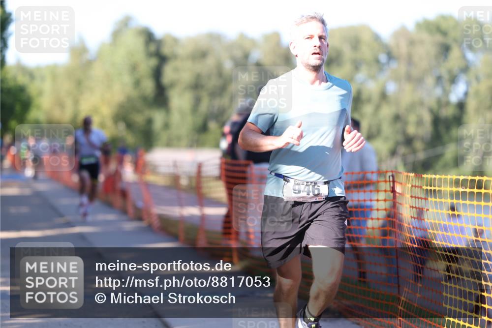 07.09.2025 - 19. Norderstedt Triathlon Michael Strokosch http://msf.ph/oto/8817053 07.09.2025 16:35:53 Laufen 376, 482, 924, 946, 1588 meine-sportfotos.de