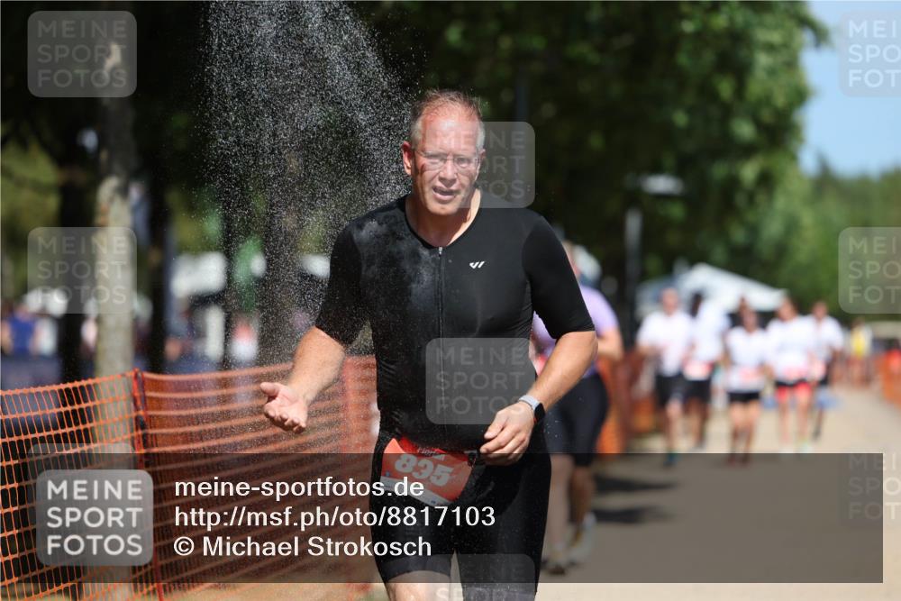 07.09.2025 - 19. Norderstedt Triathlon Michael Strokosch http://msf.ph/oto/8817103 07.09.2025 12:58:02 Laufen 176, 713, 835, 1398 meine-sportfotos.de