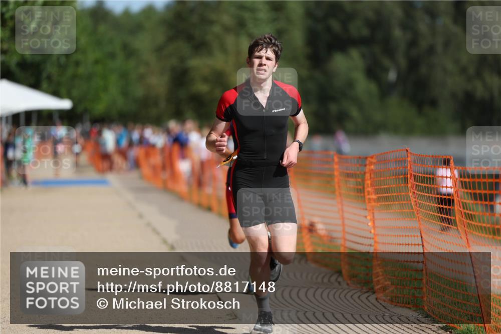 07.09.2025 - 19. Norderstedt Triathlon Michael Strokosch http://msf.ph/oto/8817148 07.09.2025 11:48:00 Laufen 185, 784, 1177, 1199 meine-sportfotos.de