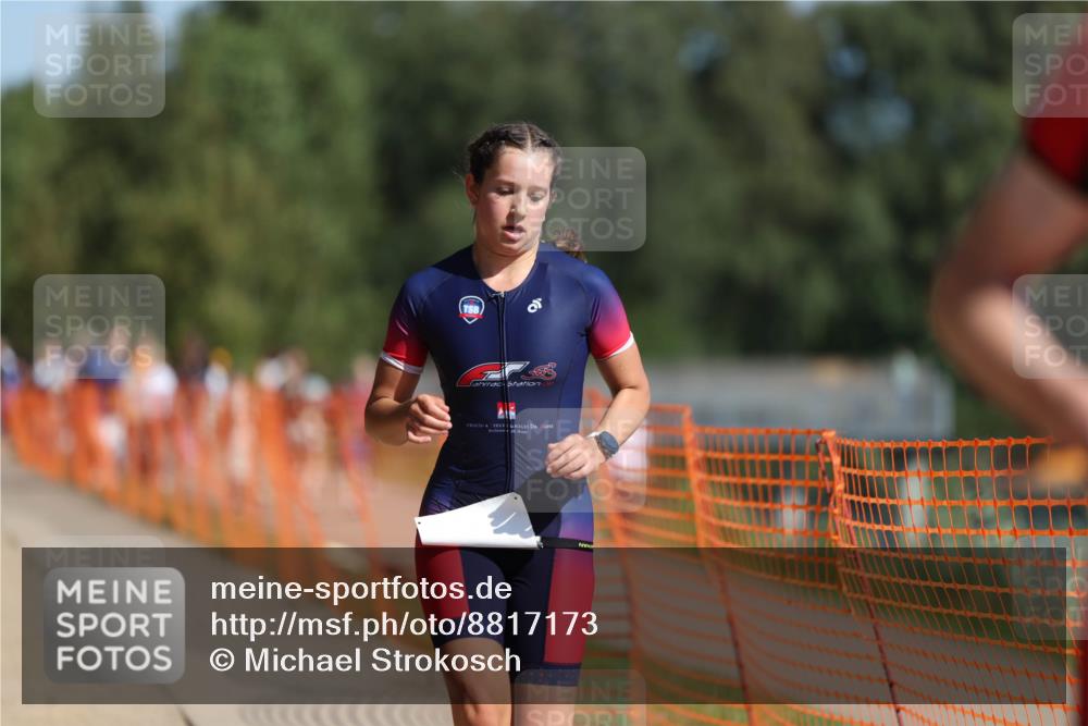 07.09.2025 - 19. Norderstedt Triathlon Michael Strokosch http://msf.ph/oto/8817173 07.09.2025 11:48:03 Laufen 1177, 1199 meine-sportfotos.de