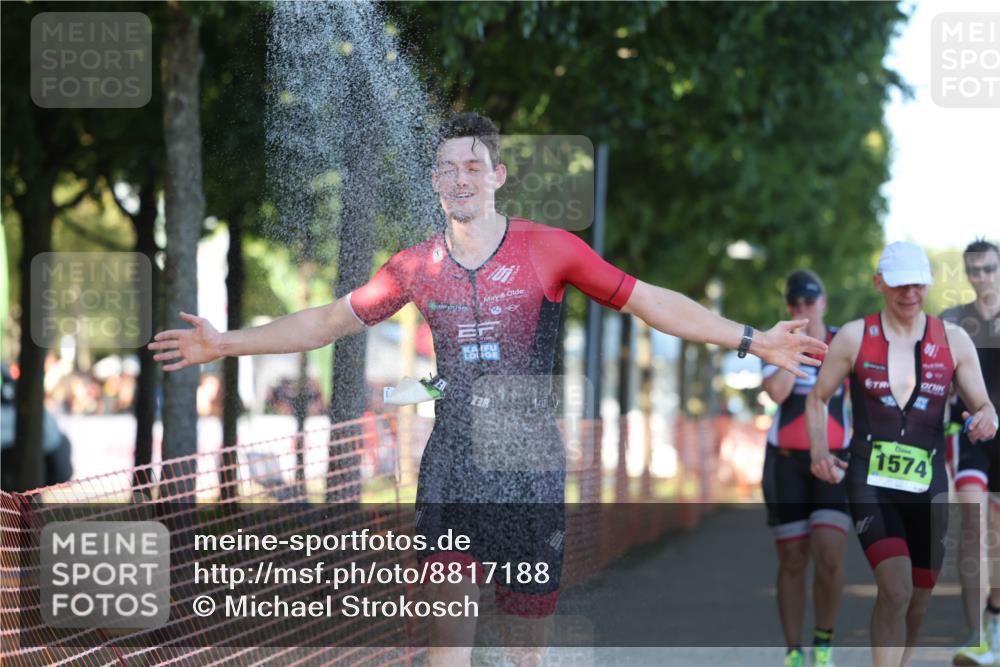 07.09.2025 - 19. Norderstedt Triathlon Michael Strokosch http://msf.ph/oto/8817188 07.09.2025 16:36:42 Laufen 445, 950, 1084, 1571, 1574, 1579 meine-sportfotos.de