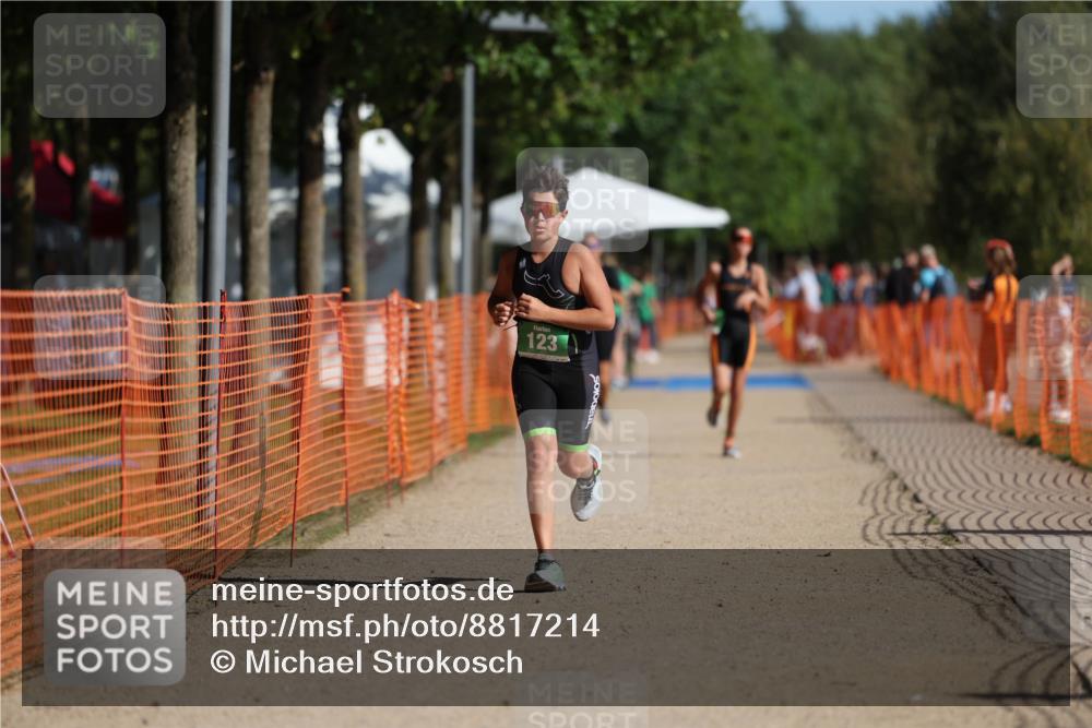 07.09.2025 - 19. Norderstedt Triathlon Michael Strokosch http://msf.ph/oto/8817214 07.09.2025 10:48:12 Laufen 123, 132, 1115 meine-sportfotos.de