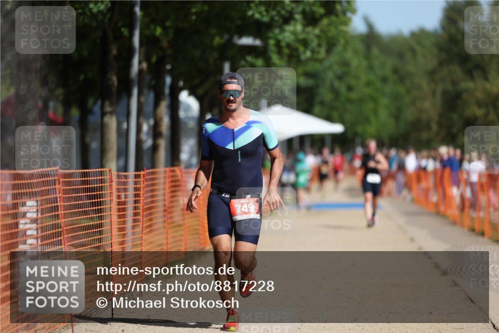 07.09.2025 - 19. Norderstedt Triathlon Michael Strokosch http://msf.ph/oto/8817228 07.09.2025 11:48:23 Laufen 749 meine-sportfotos.de