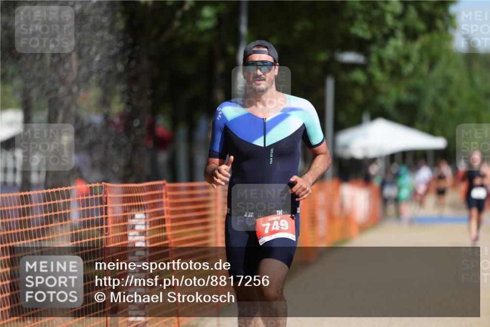 07.09.2025 - 19. Norderstedt Triathlon Michael Strokosch http://msf.ph/oto/8817256 07.09.2025 11:48:24 Laufen 749 meine-sportfotos.de