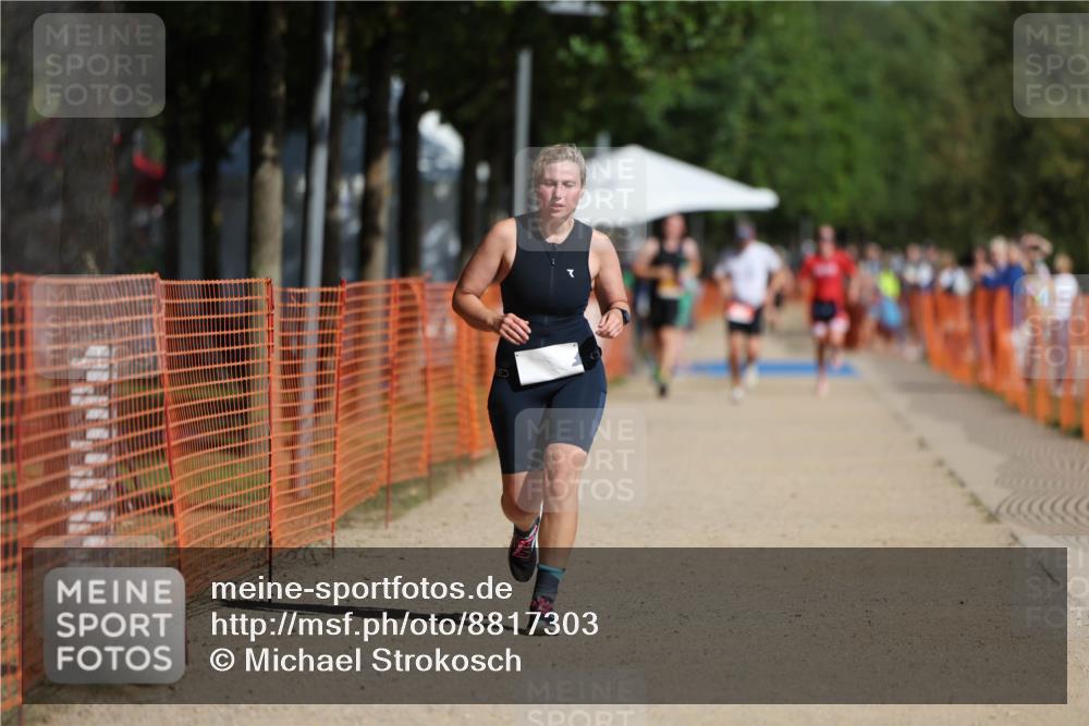 07.09.2025 - 19. Norderstedt Triathlon Michael Strokosch http://msf.ph/oto/8817303 07.09.2025 11:48:34 Laufen 1341 meine-sportfotos.de