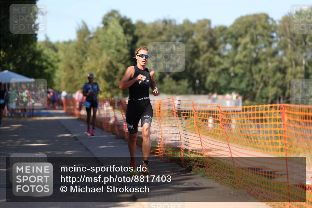 07.09.2025 - 19. Norderstedt Triathlon Michael Strokosch http://msf.ph/oto/8817403 07.09.2025 15:39:17 Laufen 469, 1439, 1480 meine-sportfotos.de