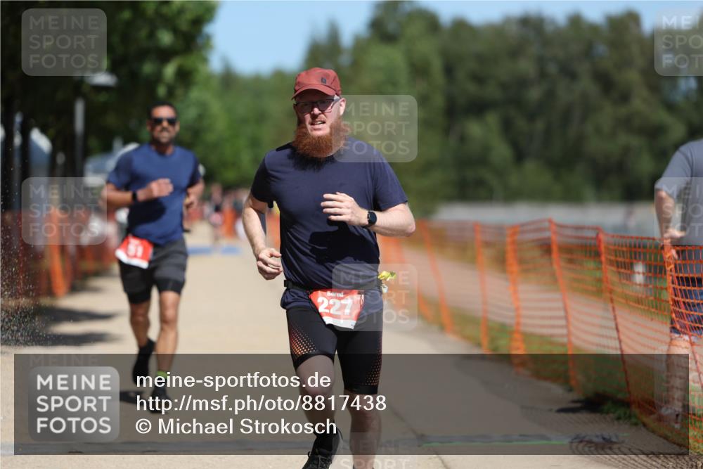 07.09.2025 - 19. Norderstedt Triathlon Michael Strokosch http://msf.ph/oto/8817438 07.09.2025 12:58:24 Laufen 194, 227, 251 meine-sportfotos.de
