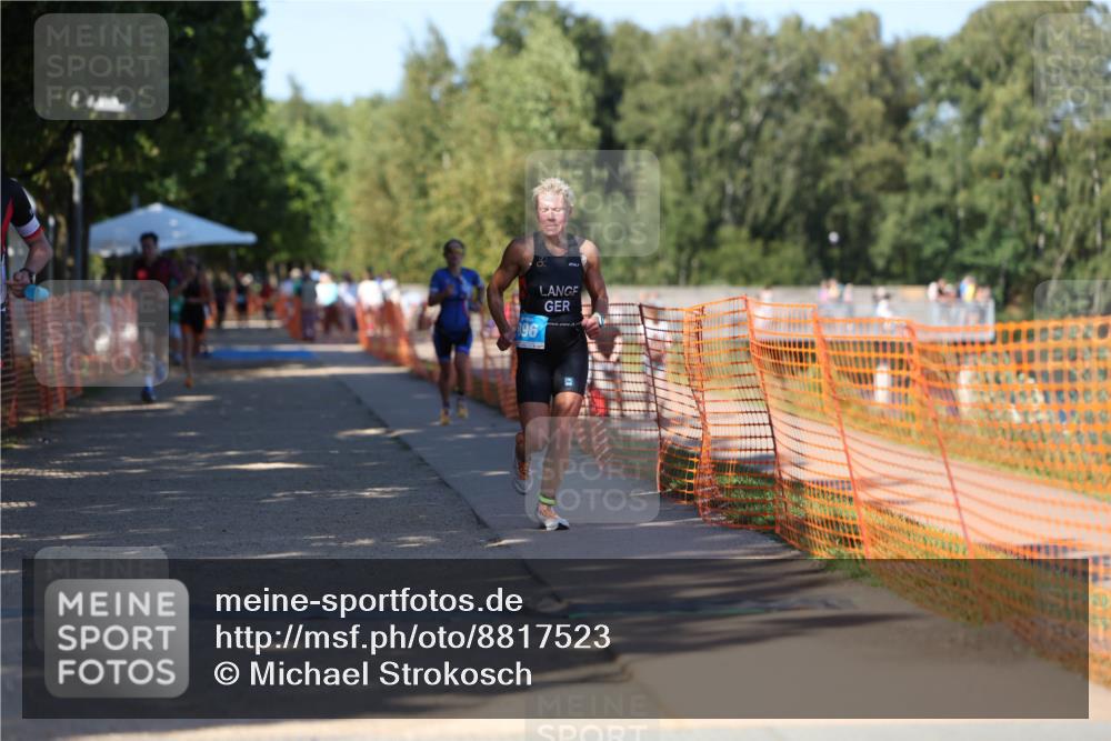 07.09.2025 - 19. Norderstedt Triathlon Michael Strokosch http://msf.ph/oto/8817523 07.09.2025 15:39:32 Laufen 478, 896, 1500 meine-sportfotos.de