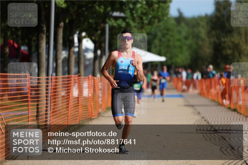 07.09.2025 - 19. Norderstedt Triathlon Michael Strokosch http://msf.ph/oto/8817641 07.09.2025 10:48:42 Laufen 654 meine-sportfotos.de