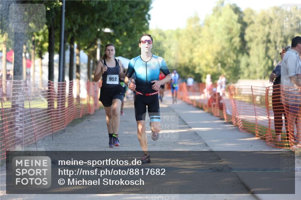 07.09.2025 - 19. Norderstedt Triathlon Michael Strokosch http://msf.ph/oto/8817682 07.09.2025 16:38:35 Laufen 882, 952, 1044, 1070, 1446, 1625 meine-sportfotos.de