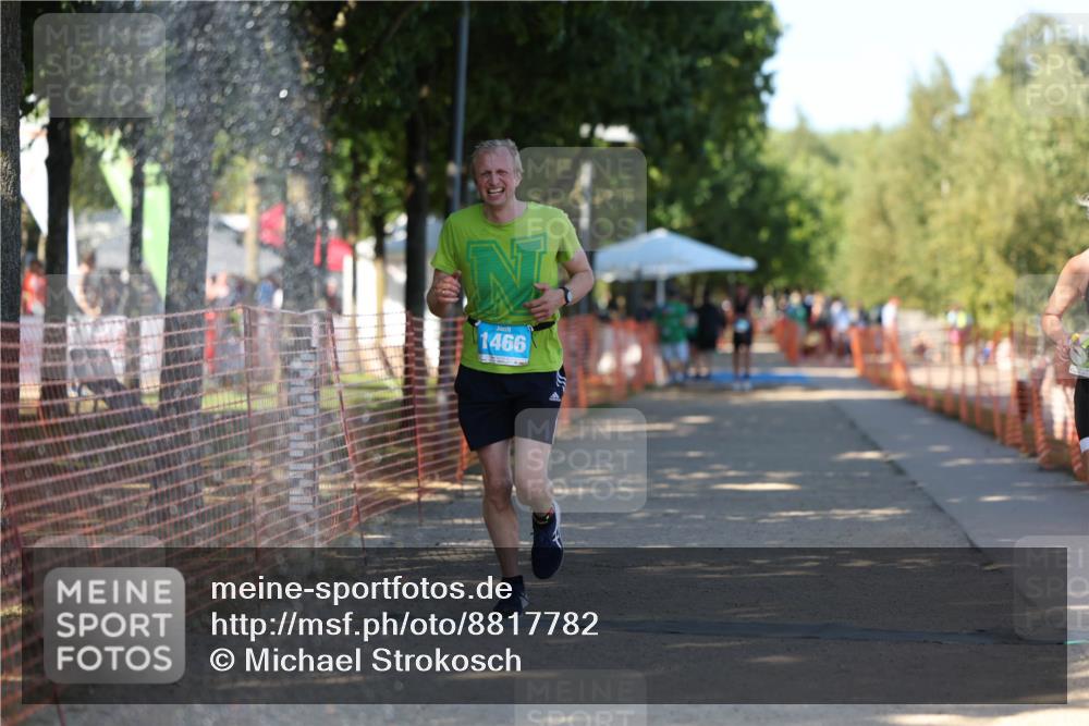 07.09.2025 - 19. Norderstedt Triathlon Michael Strokosch http://msf.ph/oto/8817782 07.09.2025 15:40:17 Laufen 463, 1466 meine-sportfotos.de