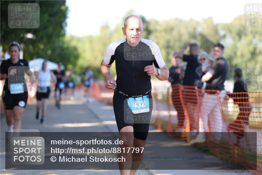 07.09.2025 - 19. Norderstedt Triathlon Michael Strokosch http://msf.ph/oto/8817797 07.09.2025 16:38:52 Laufen 432, 909, 929, 957, 1475, 1562, 1585 meine-sportfotos.de