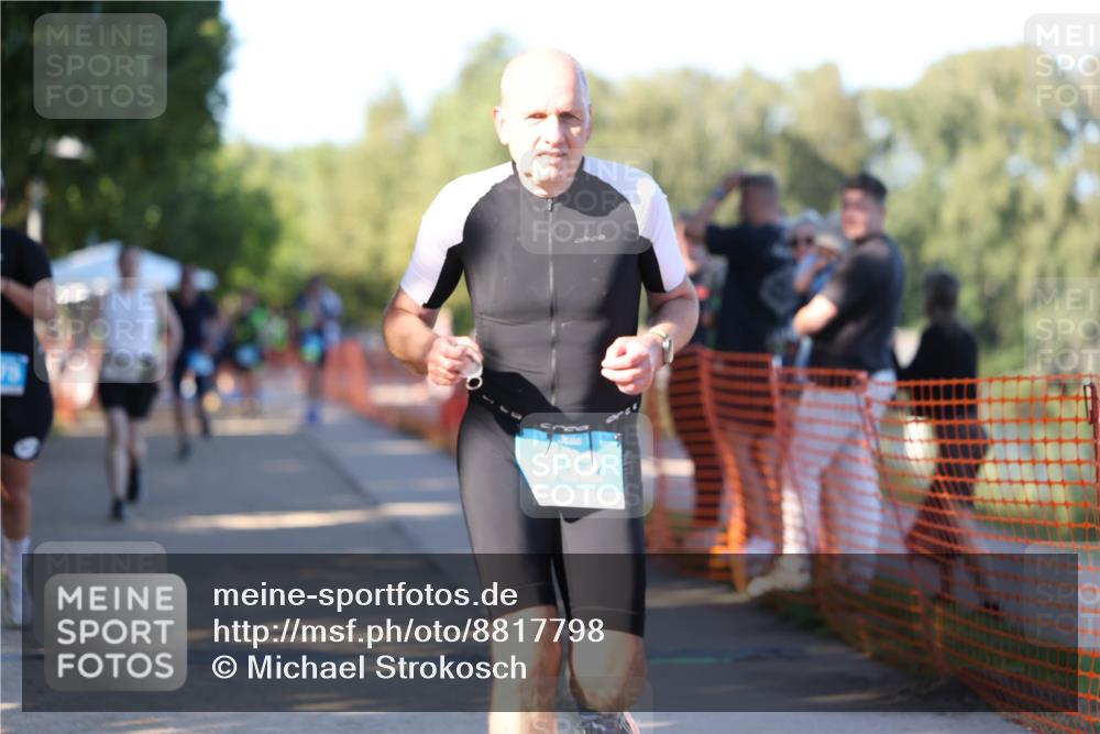 07.09.2025 - 19. Norderstedt Triathlon Michael Strokosch http://msf.ph/oto/8817798 07.09.2025 16:38:52 Laufen 432, 909, 929, 957, 1475, 1562, 1585 meine-sportfotos.de