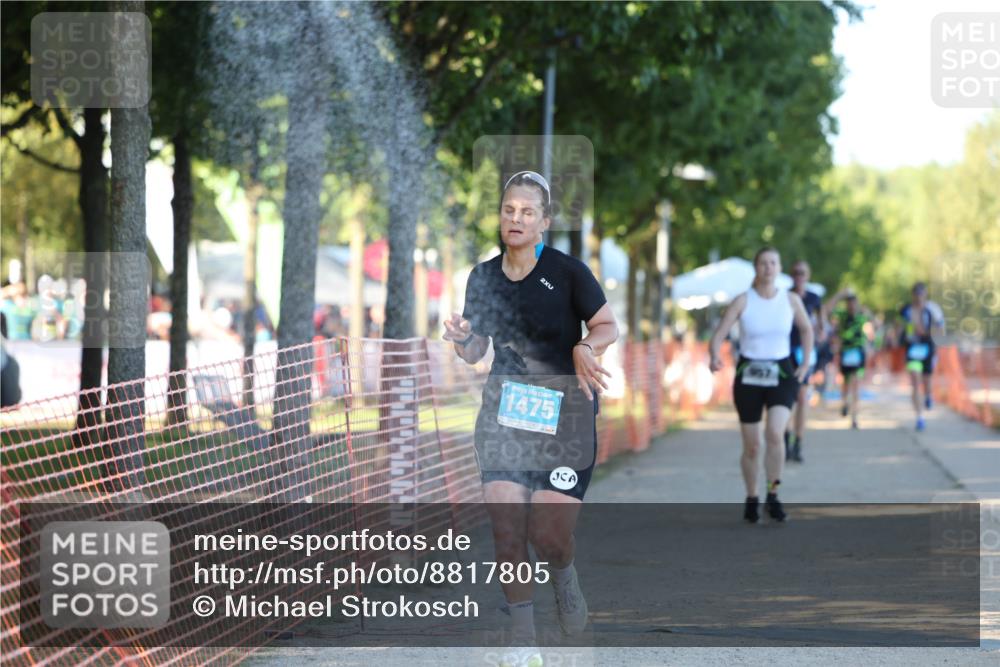 07.09.2025 - 19. Norderstedt Triathlon Michael Strokosch http://msf.ph/oto/8817805 07.09.2025 16:38:53 Laufen 432, 909, 929, 957, 1475, 1562, 1585 meine-sportfotos.de
