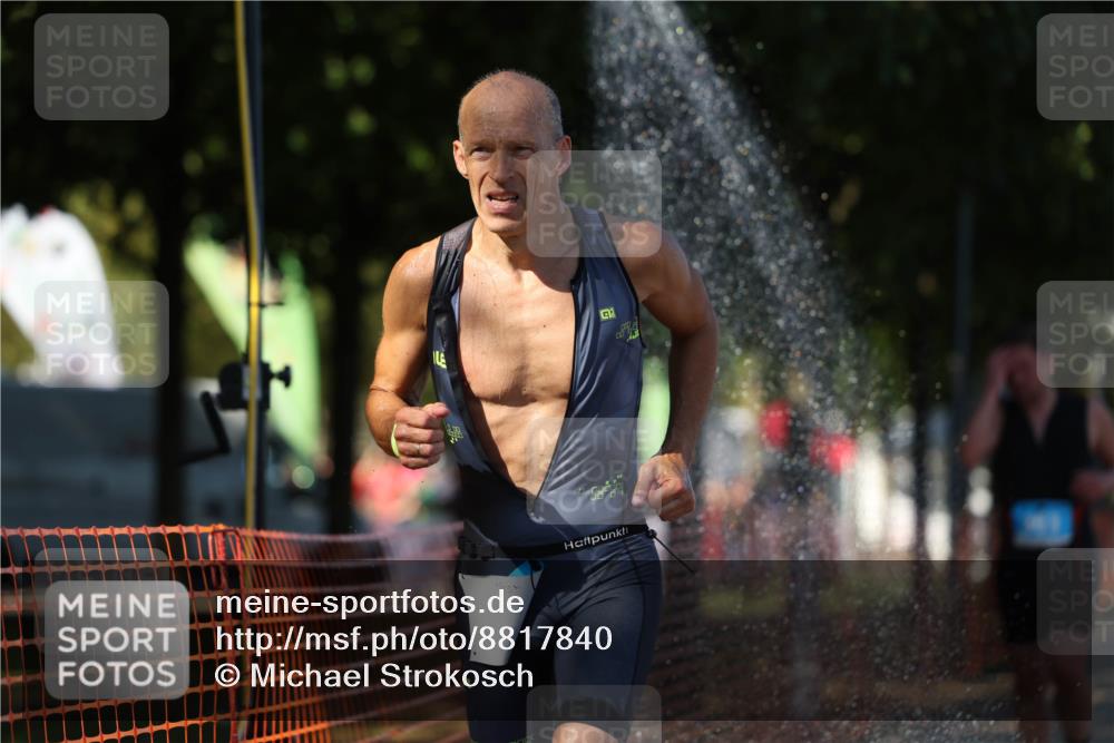07.09.2025 - 19. Norderstedt Triathlon Michael Strokosch http://msf.ph/oto/8817840 07.09.2025 15:40:46 Laufen 363 meine-sportfotos.de