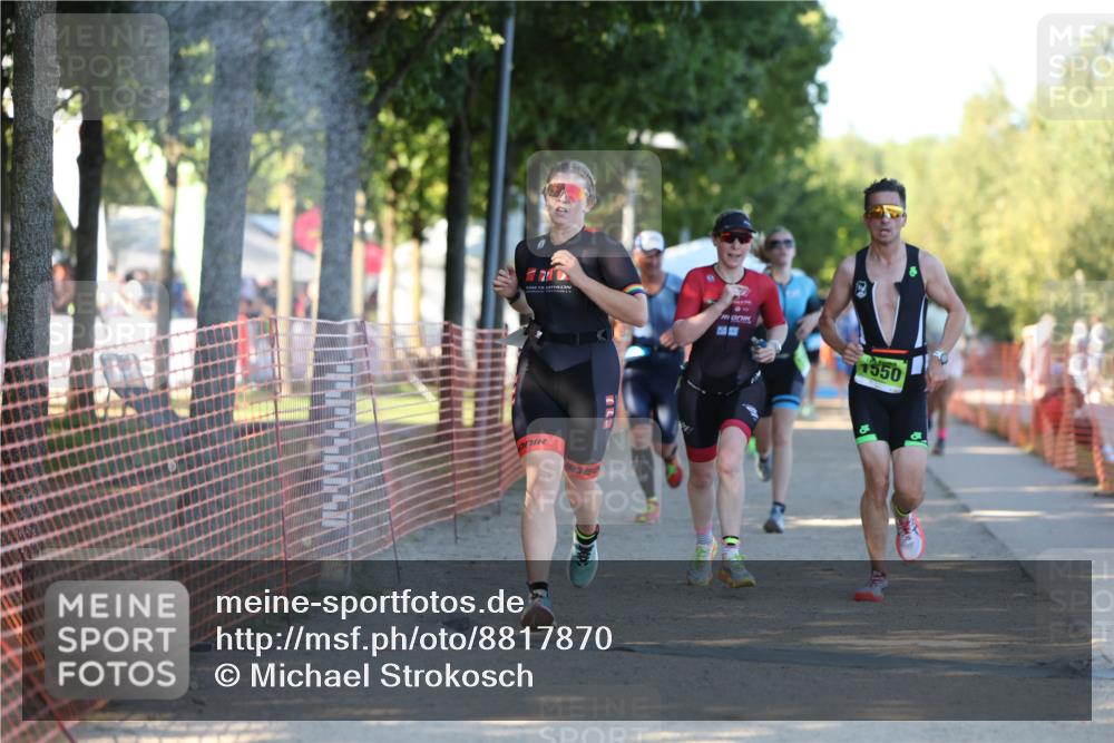 07.09.2025 - 19. Norderstedt Triathlon Michael Strokosch http://msf.ph/oto/8817870 07.09.2025 16:39:08 Laufen 915, 916, 1060, 1067, 1073, 1105, 1550 meine-sportfotos.de
