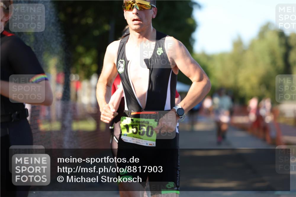 07.09.2025 - 19. Norderstedt Triathlon Michael Strokosch http://msf.ph/oto/8817903 07.09.2025 16:39:11 Laufen 916, 944, 1060, 1067, 1073, 1105, 1550 meine-sportfotos.de