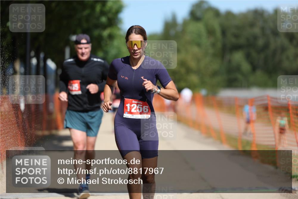 07.09.2025 - 19. Norderstedt Triathlon Michael Strokosch http://msf.ph/oto/8817967 07.09.2025 12:59:26 Laufen 1255, 1256 meine-sportfotos.de