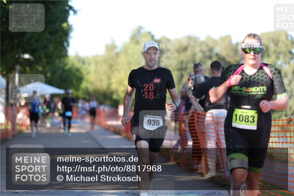 07.09.2025 - 19. Norderstedt Triathlon Michael Strokosch http://msf.ph/oto/8817968 07.09.2025 16:39:23 Laufen 868, 935, 1083, 1564 meine-sportfotos.de