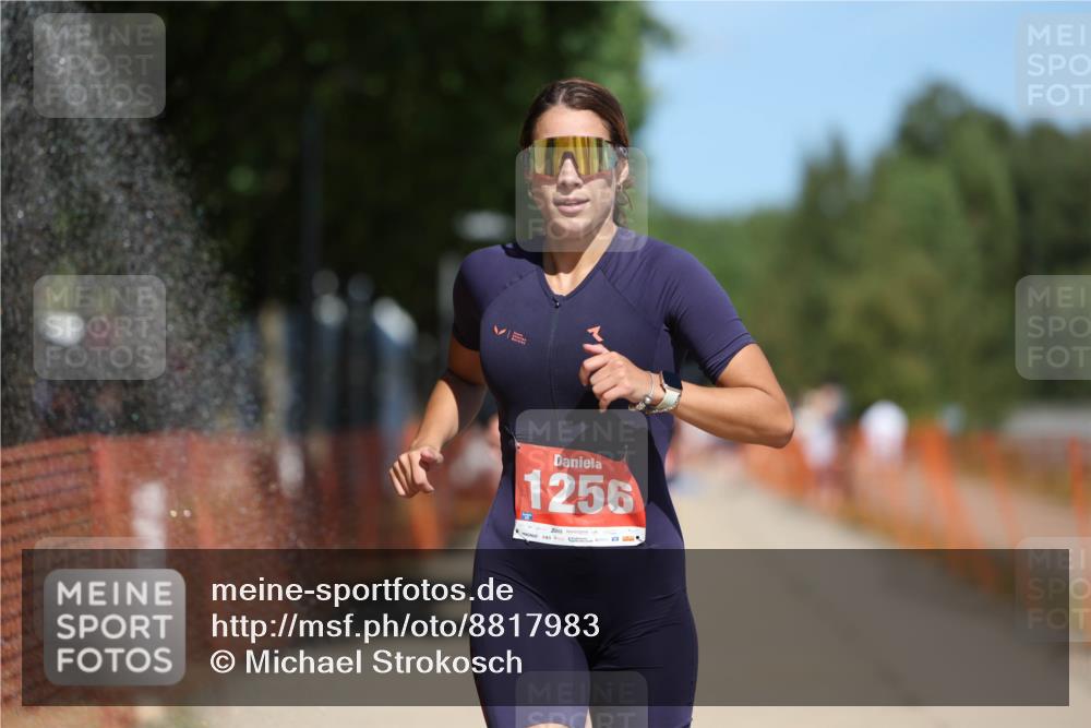 07.09.2025 - 19. Norderstedt Triathlon Michael Strokosch http://msf.ph/oto/8817983 07.09.2025 12:59:26 Laufen 1255, 1256 meine-sportfotos.de