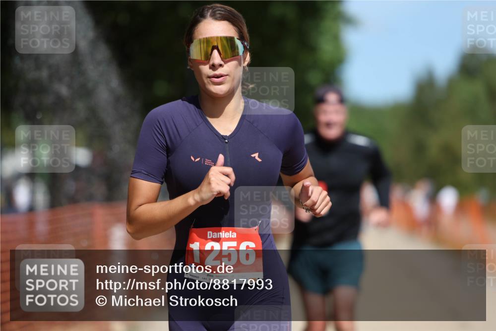 07.09.2025 - 19. Norderstedt Triathlon Michael Strokosch http://msf.ph/oto/8817993 07.09.2025 12:59:27 Laufen 1255, 1256 meine-sportfotos.de