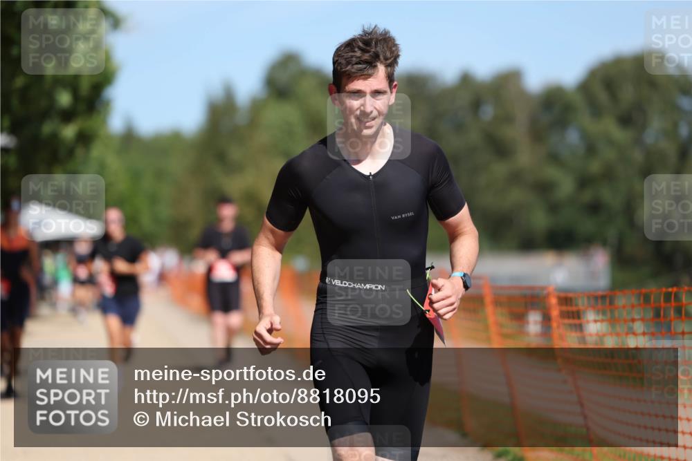 07.09.2025 - 19. Norderstedt Triathlon Michael Strokosch http://msf.ph/oto/8818095 07.09.2025 12:59:46 Laufen 146, 214, 696, 757, 830, 1213, 1343 meine-sportfotos.de