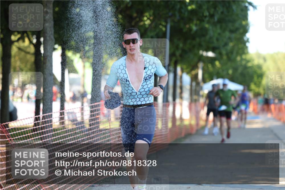 07.09.2025 - 19. Norderstedt Triathlon Michael Strokosch http://msf.ph/oto/8818328 07.09.2025 16:41:16 Laufen 378, 405, 421, 1405, 1592 meine-sportfotos.de