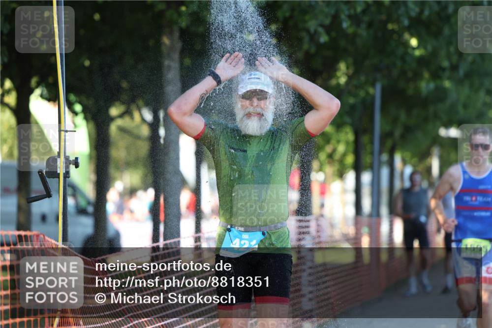 07.09.2025 - 19. Norderstedt Triathlon Michael Strokosch http://msf.ph/oto/8818351 07.09.2025 16:41:26 Laufen 421, 1584, 1595 meine-sportfotos.de