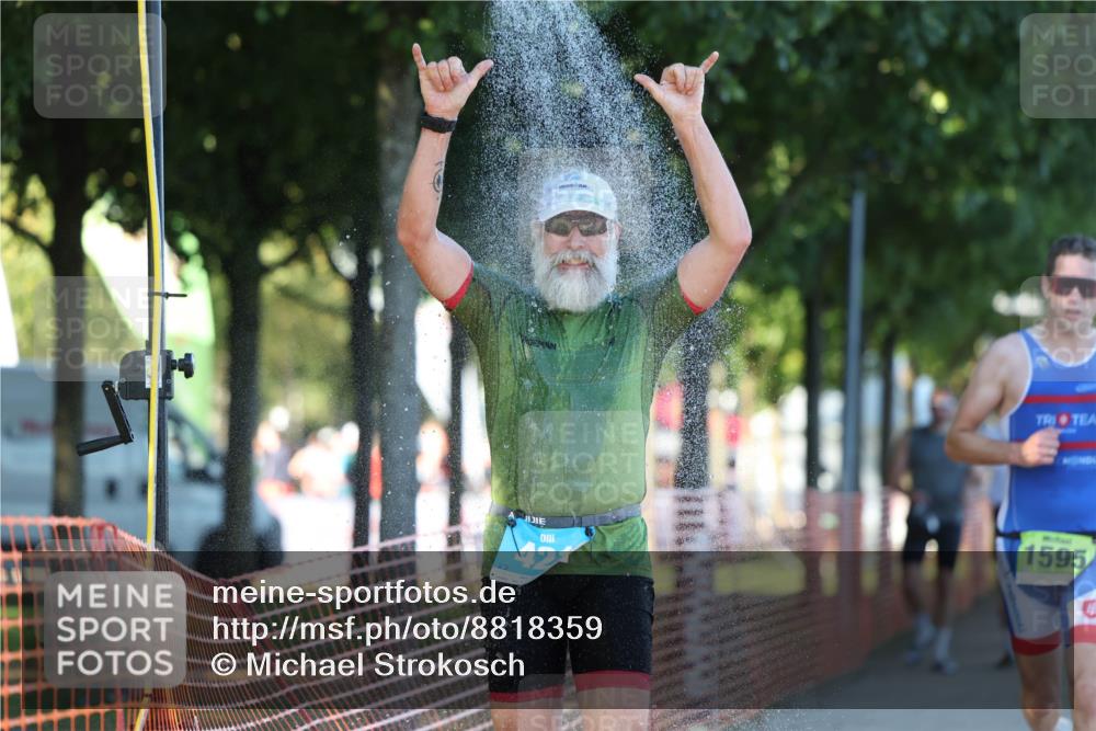 07.09.2025 - 19. Norderstedt Triathlon Michael Strokosch http://msf.ph/oto/8818359 07.09.2025 16:41:26 Laufen 421, 1584, 1595 meine-sportfotos.de