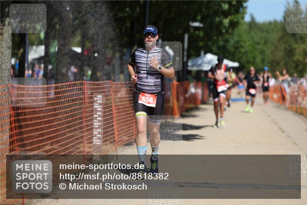 07.09.2025 - 19. Norderstedt Triathlon Michael Strokosch http://msf.ph/oto/8818382 07.09.2025 13:00:08 Laufen 695, 858, 1263, 1370 meine-sportfotos.de