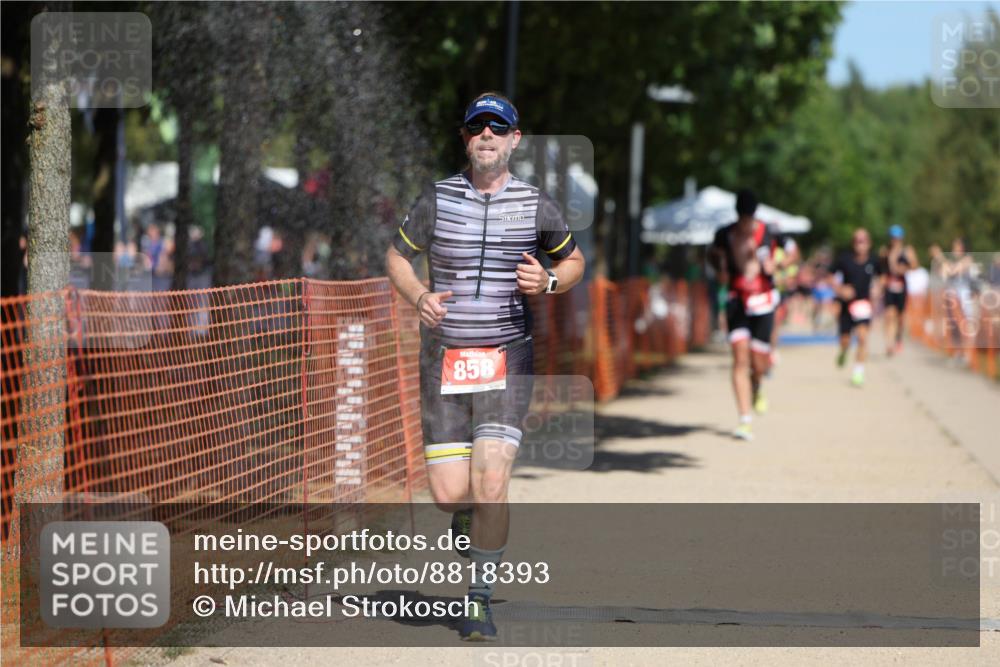 07.09.2025 - 19. Norderstedt Triathlon Michael Strokosch http://msf.ph/oto/8818393 07.09.2025 13:00:09 Laufen 695, 858 meine-sportfotos.de