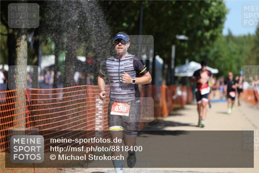 07.09.2025 - 19. Norderstedt Triathlon Michael Strokosch http://msf.ph/oto/8818400 07.09.2025 13:00:09 Laufen 695, 858 meine-sportfotos.de