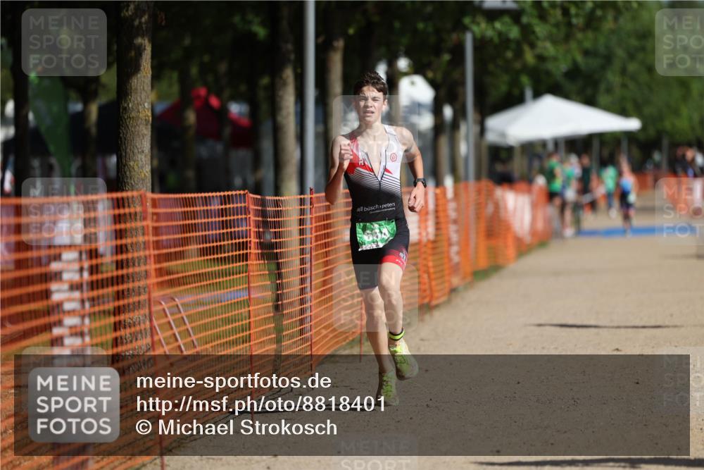 07.09.2025 - 19. Norderstedt Triathlon Michael Strokosch http://msf.ph/oto/8818401 07.09.2025 10:49:52 Laufen 92, 664, 1118 meine-sportfotos.de